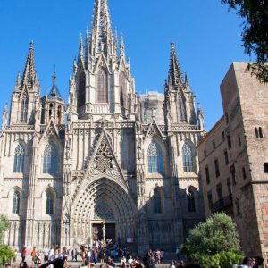 Barcelona por libre en tren de alta velocidad