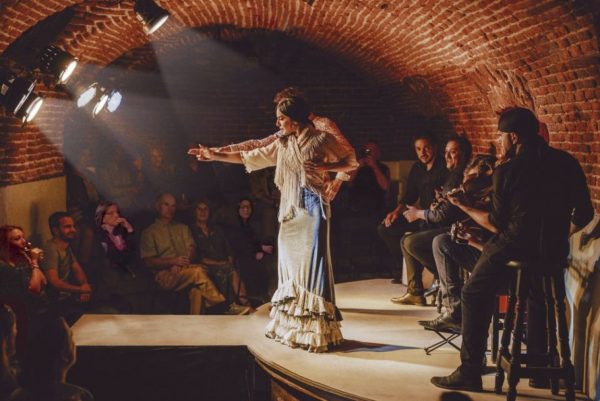 Espectáculo en la cueva histórica Essential Flamenco